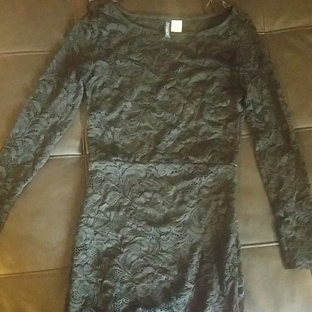 Dress - Picture 2 of 2